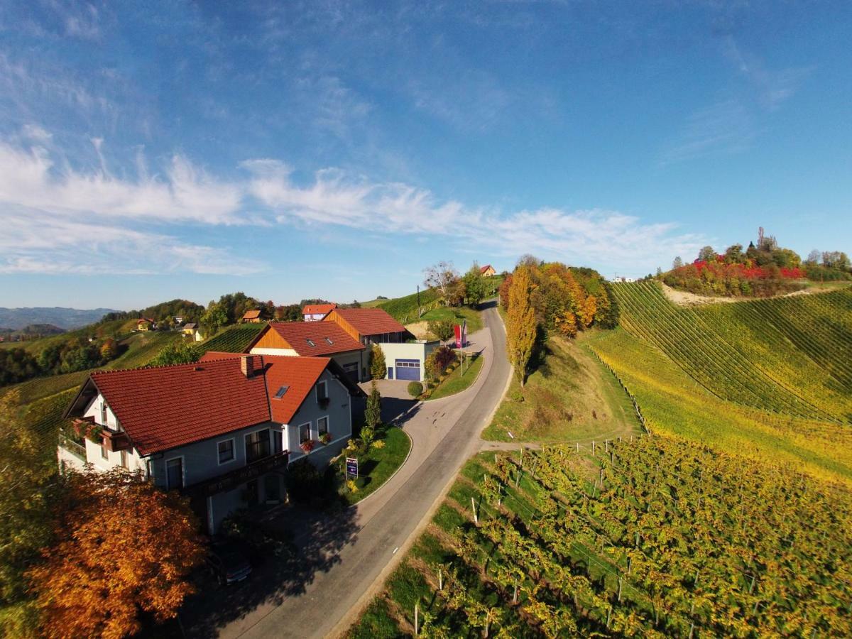 Hotel Familienweingut Oberer Germuth Leutschach Exterior foto